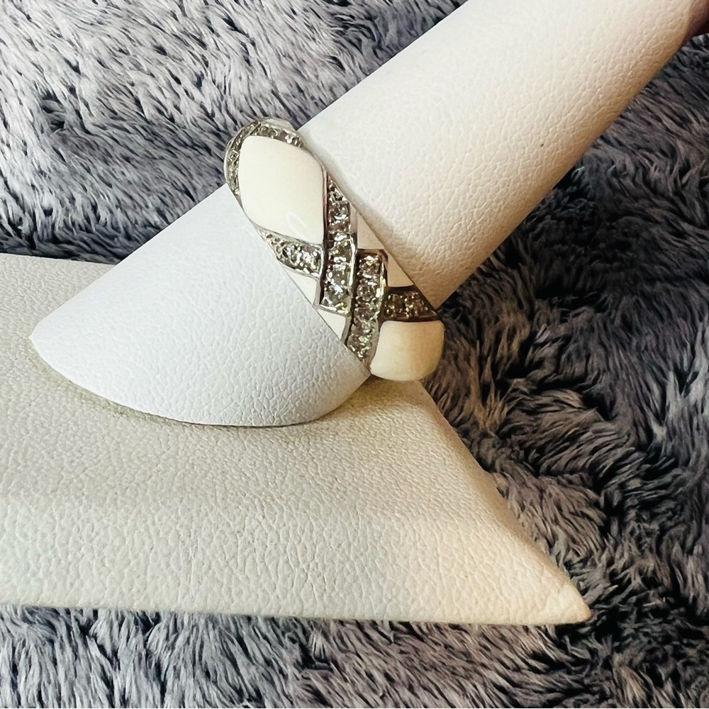 Vintage Sterling Silver White Enamel Cubic Zirconia Band Ring Size 10 - Picture 2 of 4